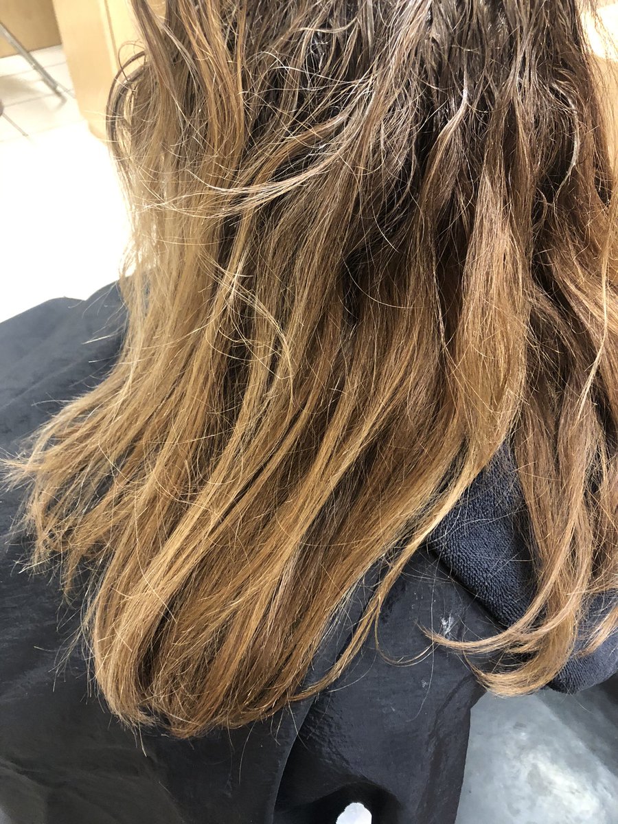 tatytringali's tweet photo. #beforeandafterhair #beforeandafter #hairtransformation #olaplex #olaplextreatment #greycoverage #blowoutstyles #matrixcolor #saloncentric #cosmoprofbeauty #jcpenney #jcpenneysalon #salonbyinstyle #bayareahairstylist #behindthechair #behindthechairstylist #oneshothairawards https://t.co/EaDv4CkwuG