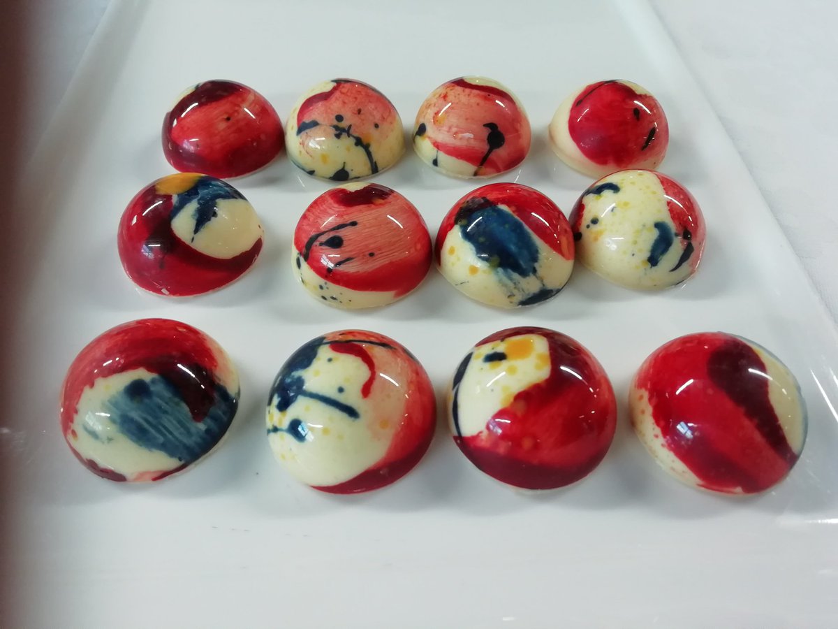 RuthDoherty8's tweet photo. Give a SERC patisserie student a little bit of chocolate and look what they can do. Delicious ganaches and chocolate components made with the help of Robot Coupe Ambassadors programme . #robotcoupeirl1#betteroffatserc https://t.co/IpjVfM5t08