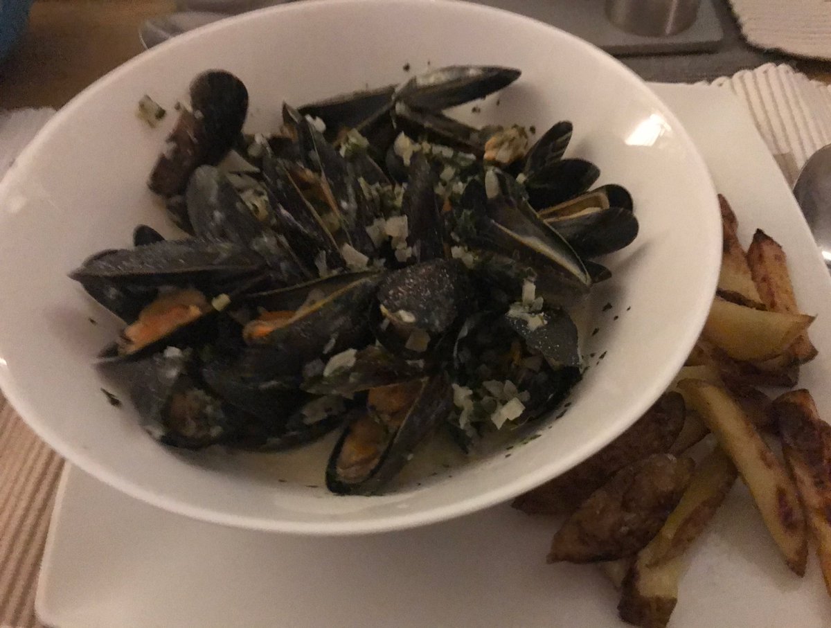 TerrySinnett's tweet photo. Fab meal again tonight courtesy of the boss and our local shops. #SkerPoint gin from @CosyCornerL Moules a la Creme and Dover Sole from #TheFishmongersCat with grilled fennel & Frites from #TheFruitBowl Top class ingredients expertly prepared. Yum Yum #SupportLocalBusinesses https://t.co/kHWs5m0Tb8
