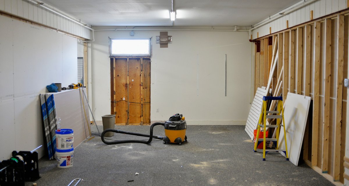 alpinebikeworks's tweet photo. Construction Update: New shelves are up! We've tripled the size of our stockroom, as well as acquired additional warehouse space!
#localbikeshop
#killington, vt
#wesellbikes
#vermontbusiness https://t.co/Pb5bkE892n