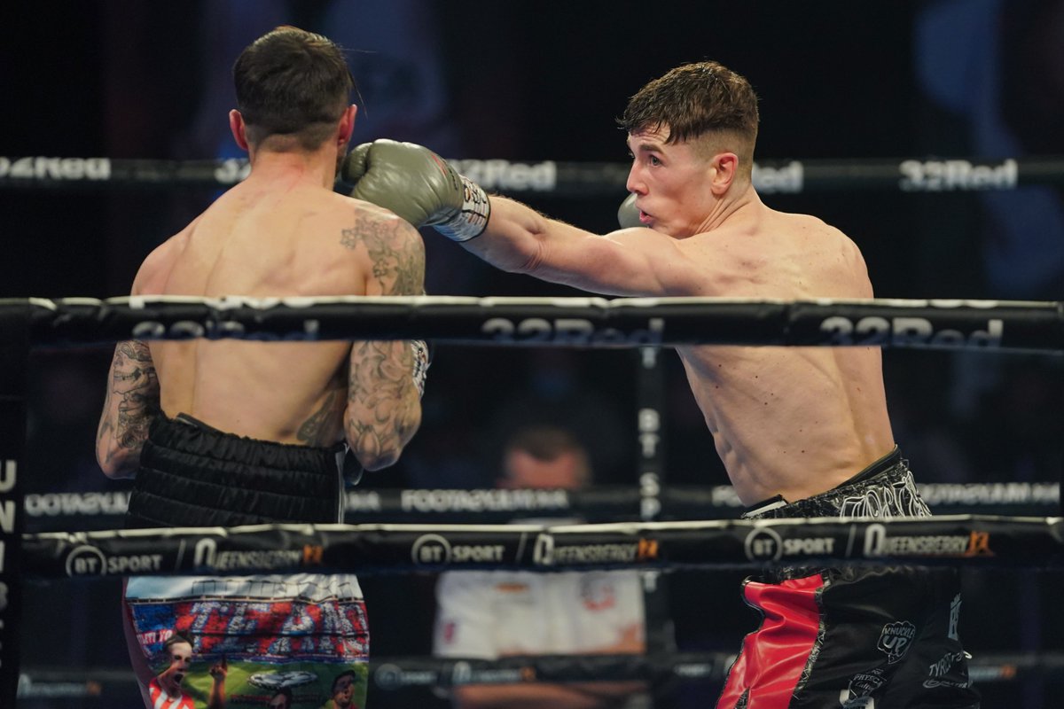 boxing_social's tweet photo. SHUTOUT WIN FOR FOSTER ⚔️

Unbeaten super bantamweight Brad 'The Blade' Foster outpoints Spain's Alvaro Rodriguez over ten rounds on the #ParkerAlexander card. 

📝 100-90 (x3)

🔞 Knockdown Offer: https://t.co/eiUyHMWi0d

#Boxing #FosterRodriguez https://t.co/29DMP2bHKH