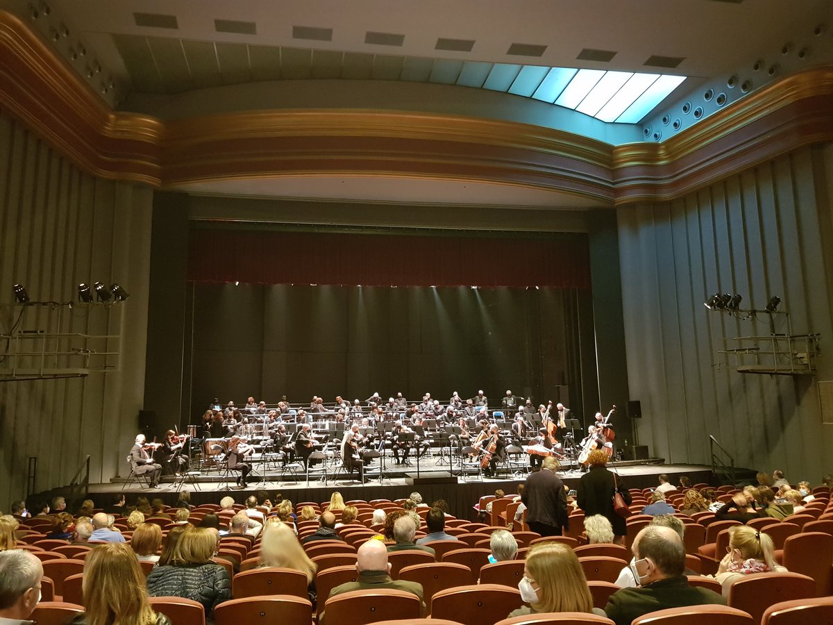 MarcSs36's tweet photo. Que poc que valorem el que tenim i a casa i quina MERAVELLA avui el 'Rèquiem de Mozart' de la @OSValles 👏🏾 💖 https://t.co/ux7IhHGeXk