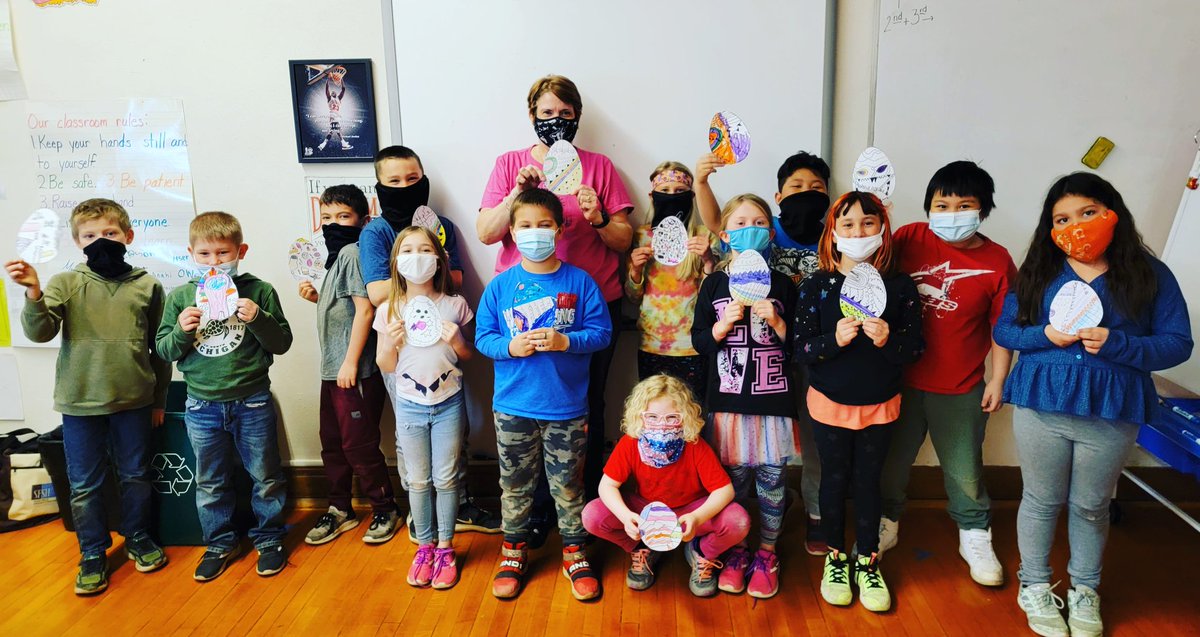 swfelt's tweet photo. #secondgraderocks 🤘
#littlepicassos #minimalisticeastereggs 
#smsu #smsuschoolofed 
#somuchfun 😃 https://t.co/vTe75s14PA