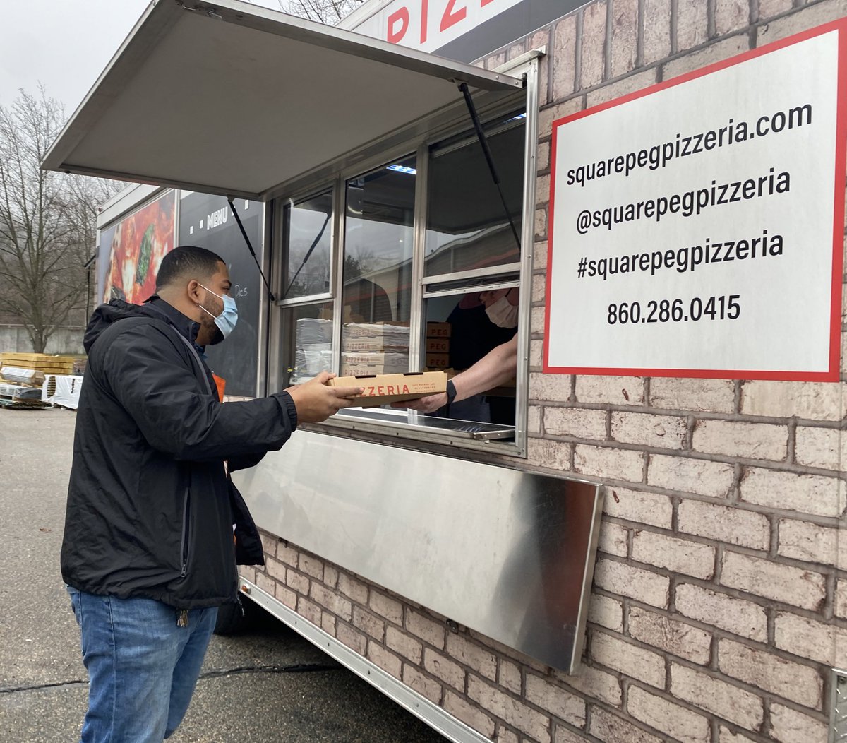 HKuczirka's tweet photo. 6215 is hitting it out of the park! Celebrating #successsharing weekend with @squarepegpizzeria !! Thank you all for what you do! @JasonArigoni @corelli189 @JMeyerTHD @RafGTHD @RalphieFrancois @ChrisUrso2 @AMountzoures @DonaldCharron6 https://t.co/DtULMg2HDn