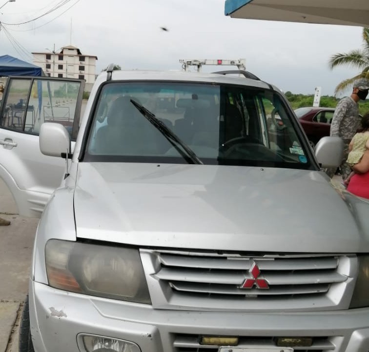 VigAduaneraEC's tweet photo. #ElOro #Huaquillas
En operativo de control, personal de @VigAduaneraEC d la #DZ2 del @SENAE_Aduana aprehendió un vehículo que transportaba de forma oculta mercancías sin el cumplimiento de las formalidades aduaneras.

✅ 108 Botellas de Whisky, varias marcas. 

#AplicacionCOESCOP https://t.co/uob5whFWYT