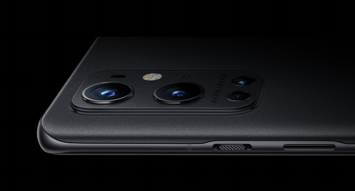 alphaunbox's tweet photo. When oneplus goes black 🖤 #OnePlus9Series  they mean sandstone https://t.co/huGkY6WnLI