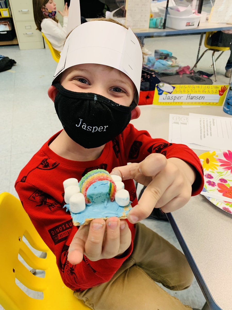 MrsTroll19's tweet photo. We had a lot of fun on this Fun Friday! @southoldelem #sesrocks Happy Spring! 🌸🌼 https://t.co/UJHmkNqob8
