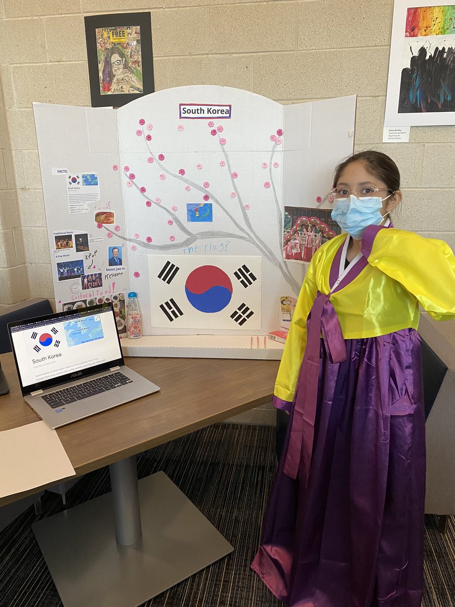 TechbraryNewman's tweet photo. WLMS students are becoming global citizens at the Culture Fair! Thank you to the @SsWlms department for putting on such an engaging event for our students! #wlmsimpact @HumbleISD_WLMS @HumbleISD https://t.co/uydZbdf4gj