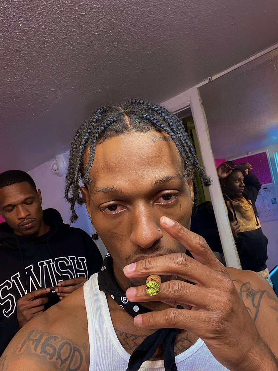 slausonboyjay's tweet photo. Compton W Chanel On ♿️♿️♿️ https://t.co/8NWqJAj9yQ
