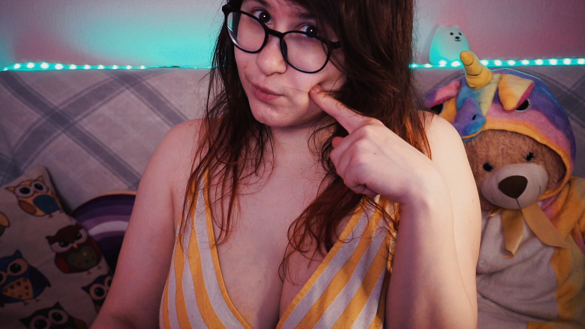 Finally got rid of homework. Back online :D https://t.co/sK0KqzvxIZ https://t.co/iwDOkwlWnO