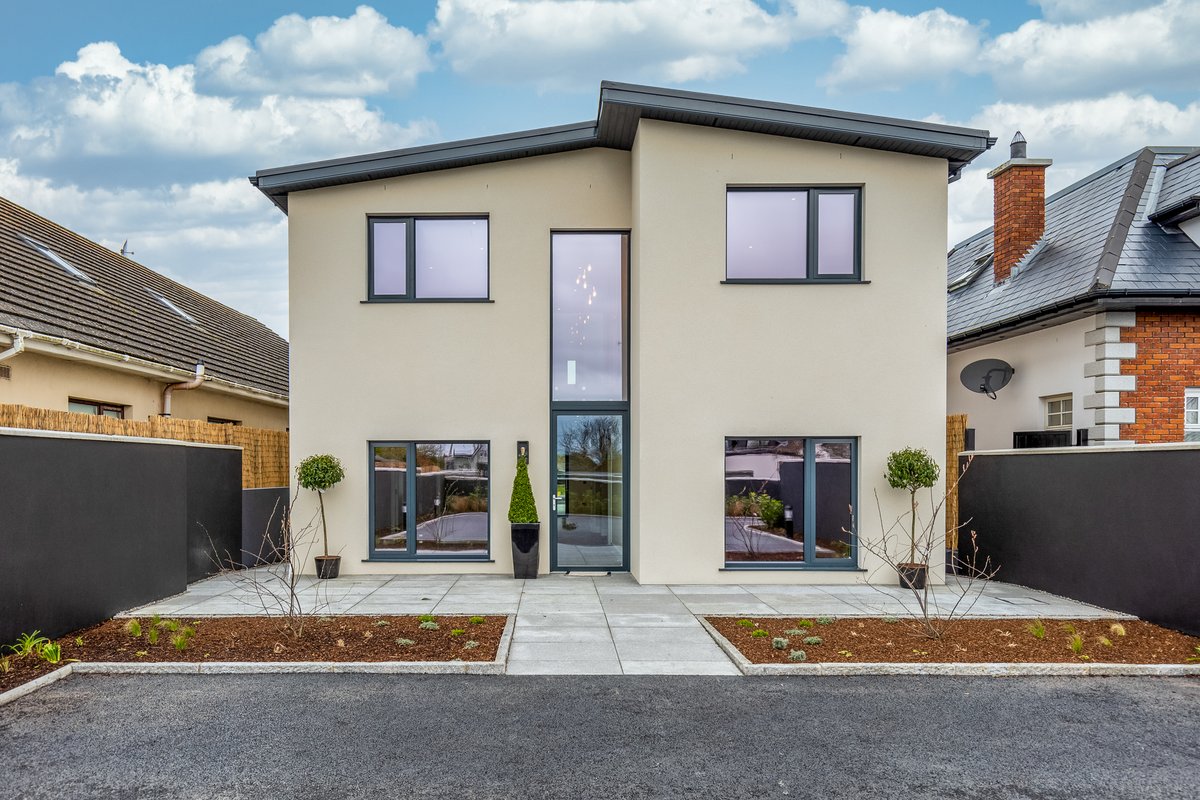 CorryEstates's tweet photo. 23A Baskin Cottages, Kinsealy, Co. Dublin 
4 Bed- 4 Bath - Detached House - €850,000.
This beautiful new build home with its landscaped rear garden integrates modern living and technology with contemporary design.
For more details view: https://t.co/cSiSmRnKGJ
@ corryestates https://t.co/GkCldnfDMt