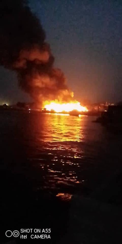 WharfKids's tweet photo. Desperately sad - huge fire ripped through Susan’s Bay two nights ago. Not Magazine Wharf thankfully, but are tragic reminder of the fire risks in these unplanned and overcrowded housing areas. Thoughts with all those affected. https://t.co/SNF96XF6Kn