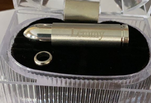 BLABBERMOUTHNET's tweet photo. Bullet Containing LEMMY's Ashes Is 'the Greatest Gift I've Ever Received In My Life,' Says RIKI RACHTMAN https://t.co/BpUQ5keYUM https://t.co/CkEjGFktrm