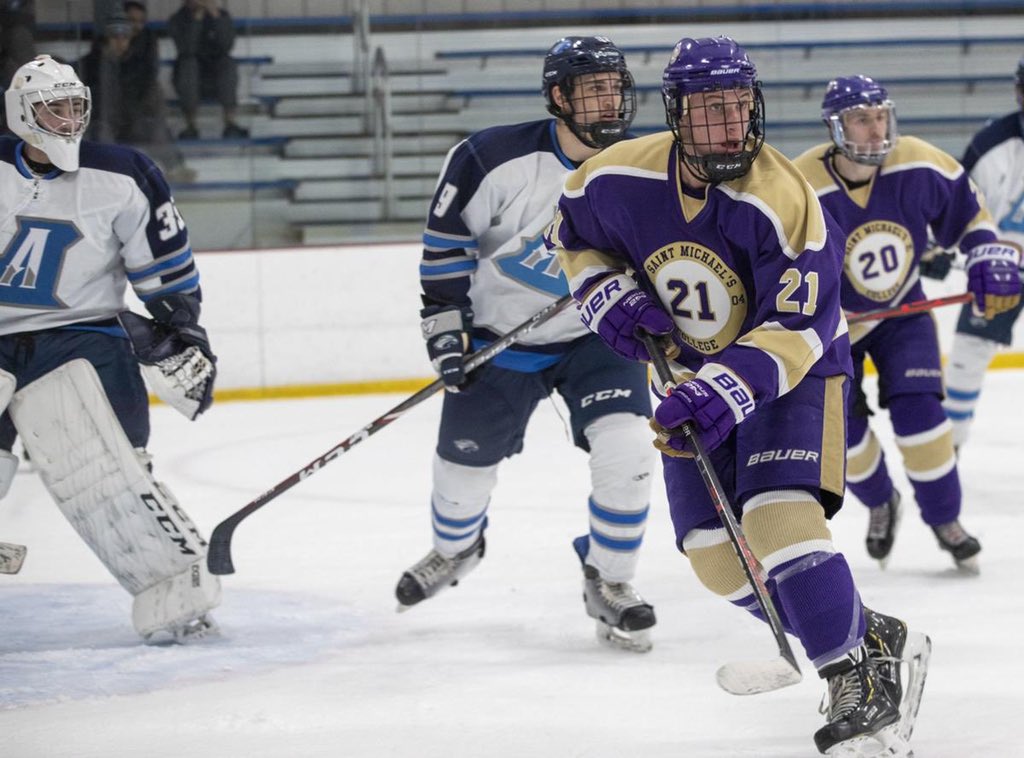 CFB247's tweet photo. Matt Schreiner
St. Michael’s College, Forward 2019-2023 https://t.co/lGJstcgybU