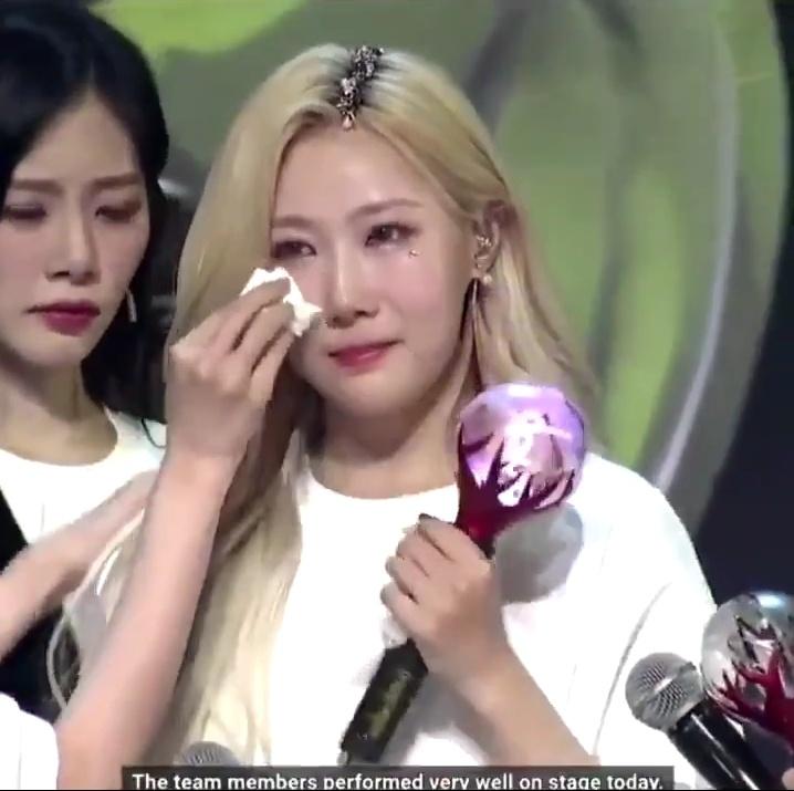O_InSomnia's tweet photo. Рыдаю🥺😭
#HappyHANDONGday #HANDONG #DREAMCATCHER_ACOUSTIC #DREAMCATCHER #DreamcatcherCROSSROADS https://t.co/mvC0N2pdPO