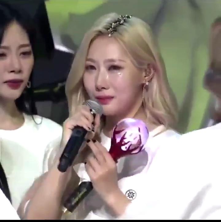 O_InSomnia's tweet photo. Рыдаю🥺😭
#HappyHANDONGday #HANDONG #DREAMCATCHER_ACOUSTIC #DREAMCATCHER #DreamcatcherCROSSROADS https://t.co/mvC0N2pdPO