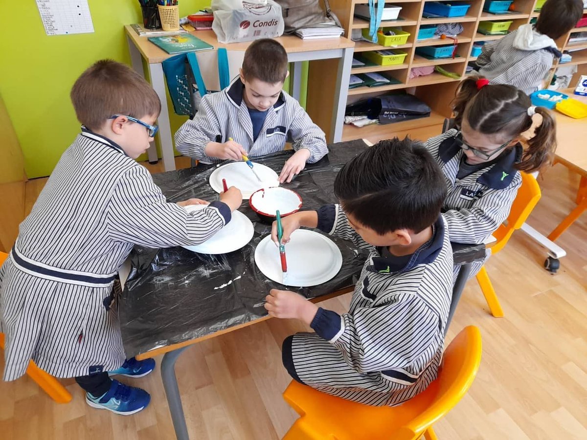 epiasabadell's tweet photo. P5 boys and girls have been talking about Eastern. Look at the fabulous Eastern Bunny they have made!
#P5INFANTILPIASABADELL
#INFANTILPIASABADELLL https://t.co/JgBNMqmn0u