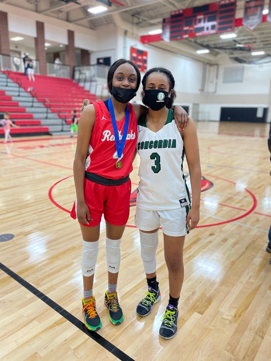 milkshake0151's tweet photo. Great game ladies... The battle was real... Much respect to you Ivane, your offense had my girl Anisa working hard to defend you.. https://t.co/5YtyLf4lua