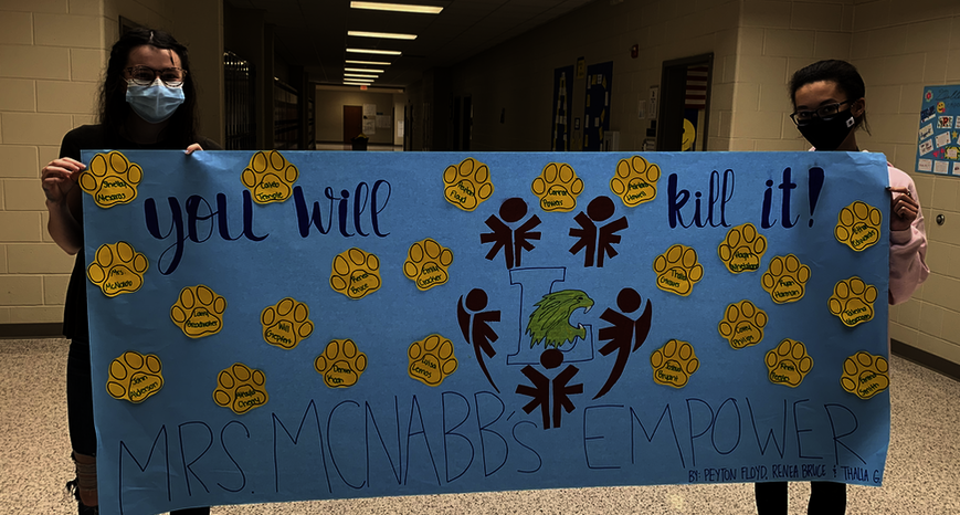 kdkoon1's tweet photo. Check out Mrs. Mcnabb's empower class making their spirit signs for next week's #specialolympics.  #UnifiedSC   #wildcatMD  @LHSWildcatsLex1 https://t.co/FKHLjEGQjS