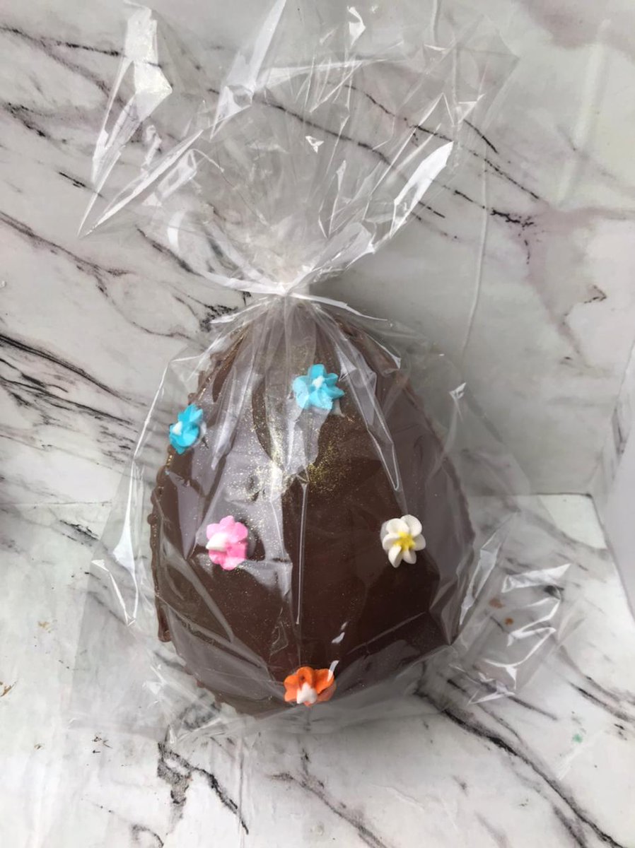 _agossvargas's tweet photo. Estamos haciendo huevos rellenos de los tamaños y gustos que quieran! Cualquier consulta @violettechocolates en ig. Con un rt o seguirnos en ig nos re ayudan 😍 https://t.co/obig1LT3H5