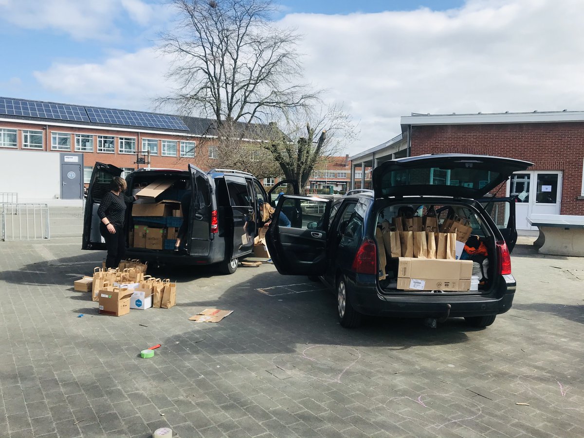 Hirngespinst_'s tweet image. puzzelen met onze wereldreparatiepakketten // creatief door de lockdown met het #PAKKETMEEPAKKET // en ineens ook de wereld mooier maken // win-win // lockdownpretpakket