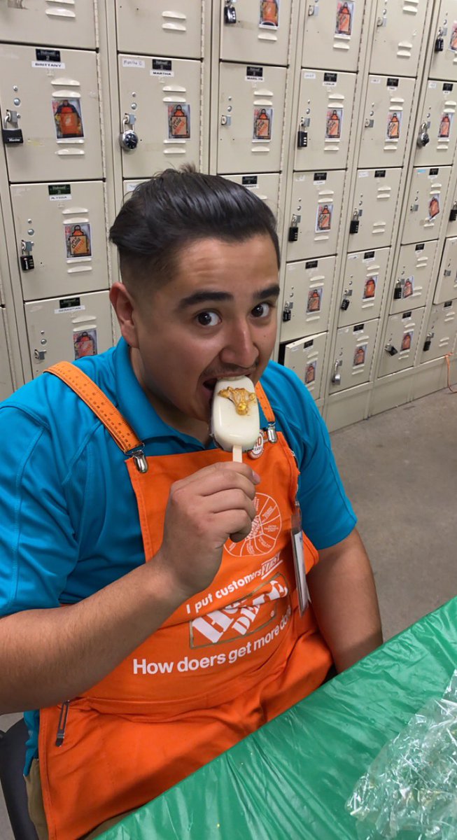 hd_midland_tx's tweet photo. Day 2 of Success Sharing! Rainforest themed Cakesicles for the associates. @DMarcus70367381 @OliphantSable @carmenh333 @SherreMaclin @vantasticD6 https://t.co/GsaexsOwRU