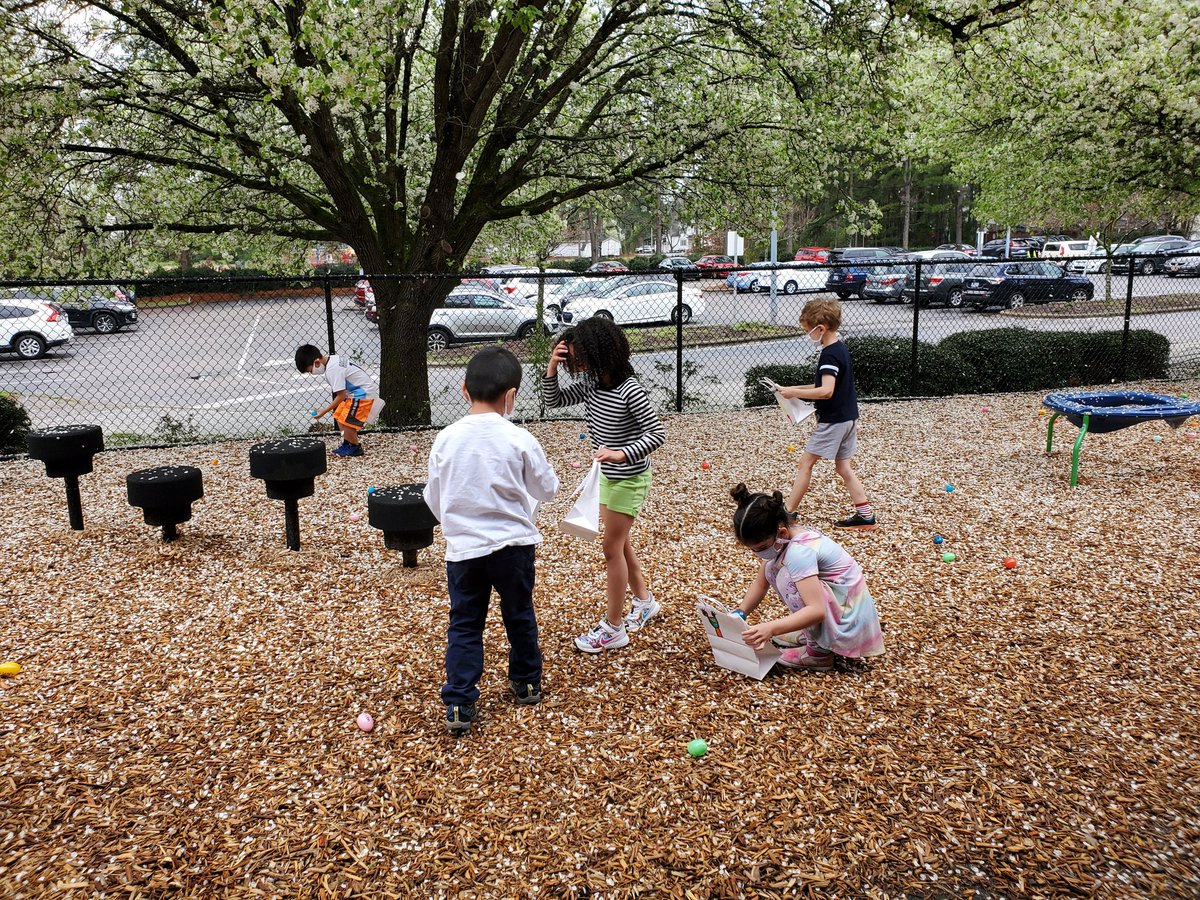 ovalle_tete's tweet photo. High frequency words Egg hunt
#havingfunwelearn
@JeffreysGroveES 
@ParticipateLrng https://t.co/5K716E78gF
