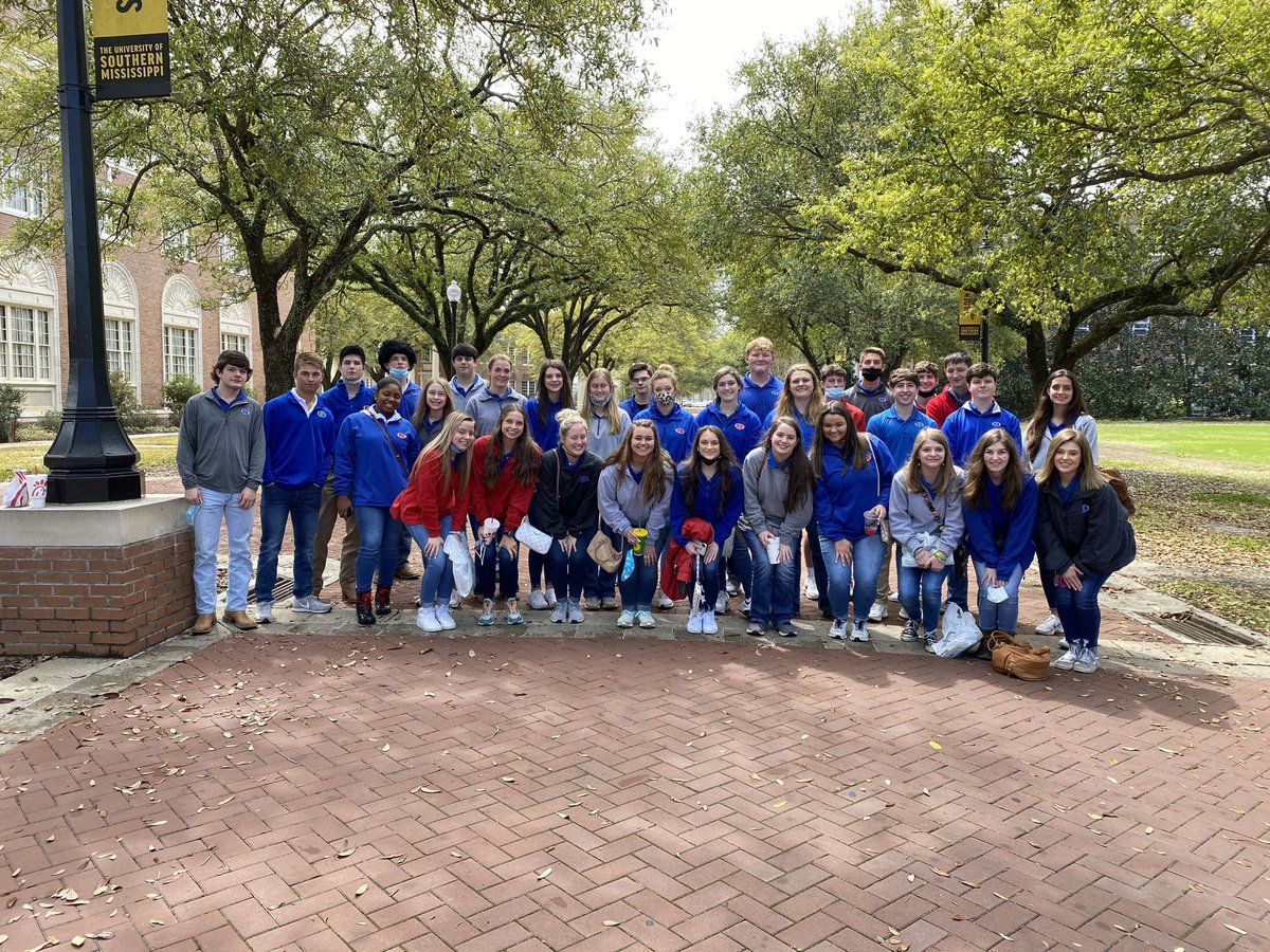 CounselingSca's tweet photo. SCA Juniors had a great visit at USM!! @Nick_SCA @USMGoldenEagles https://t.co/OAIZITHbwj