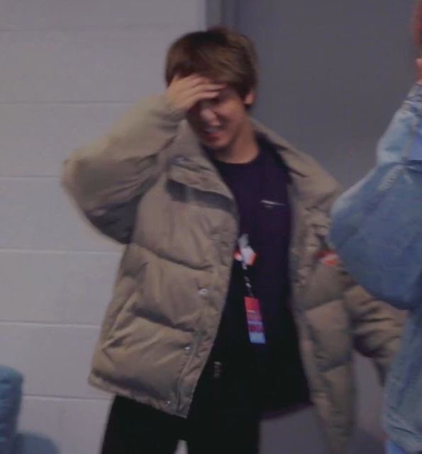 นอนไม่พอ แต่เพื่อนเรียกมาช่วยงาน