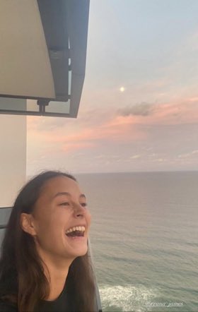 simpingmia's tweet photo. it’s the way ilysm https://t.co/YGPG9OdigE