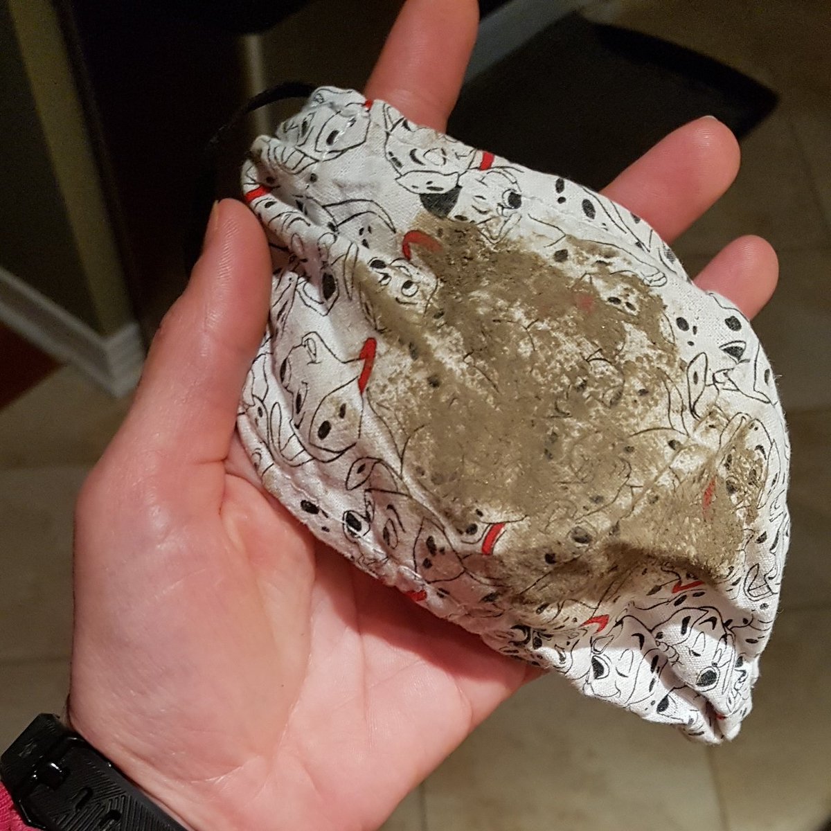 KellyRayXO's tweet photo. The outside of a five-year-old's mask. How? Why? #COVID19 #somanyquestions #playoutside https://t.co/rMAAyOJd0V