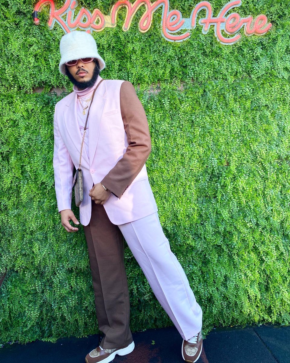 OGFashionKiller's tweet photo. I do it with ease , post when I please! 10/17/20 #Ken #OGFashionKiller #TheBirthdayShoot #BeyonceWithThePosts #PinkTober #CelebrateTheBest #SwitchItUpInOneSetting #230FifthRooftop https://t.co/l1ATfvbaHR