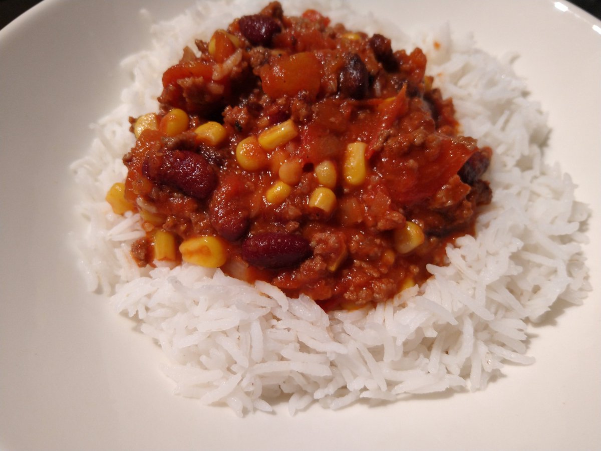GeologistsCat's tweet photo. Day 2 of the #Chili and #CurryAdventure days. #ChiliConCarne is served. This version of the dish is only for well trained #ChiliHeads because it is prepared with Scotch bonnet and Bhut #Jolika (#GhostPepper) -certified in 2007 to be the world's hottest chili!
#cooking #Habanero https://t.co/yiUk03v2Hx