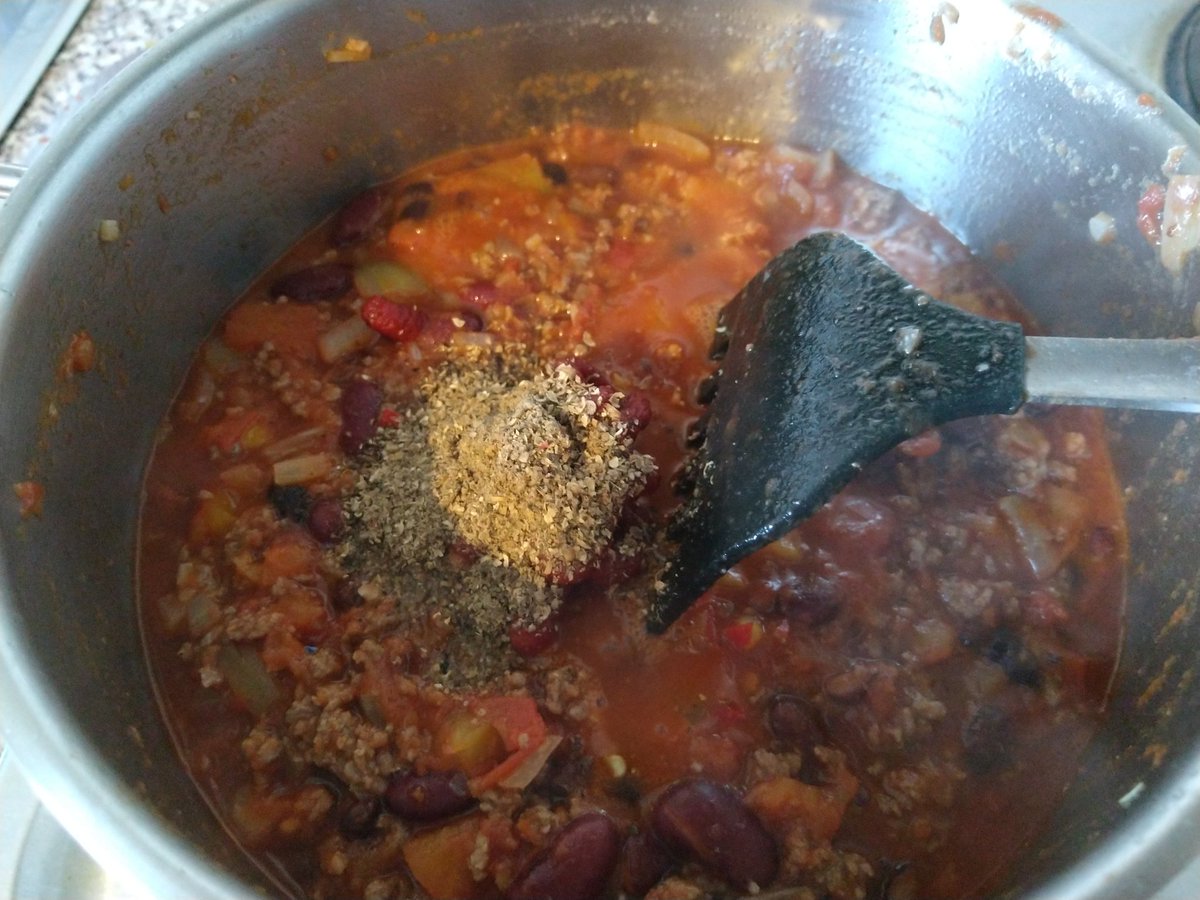GeologistsCat's tweet photo. Day 2 of the #Chili and #CurryAdventure days. #ChiliConCarne is served. This version of the dish is only for well trained #ChiliHeads because it is prepared with Scotch bonnet and Bhut #Jolika (#GhostPepper) -certified in 2007 to be the world's hottest chili!
#cooking #Habanero https://t.co/yiUk03v2Hx