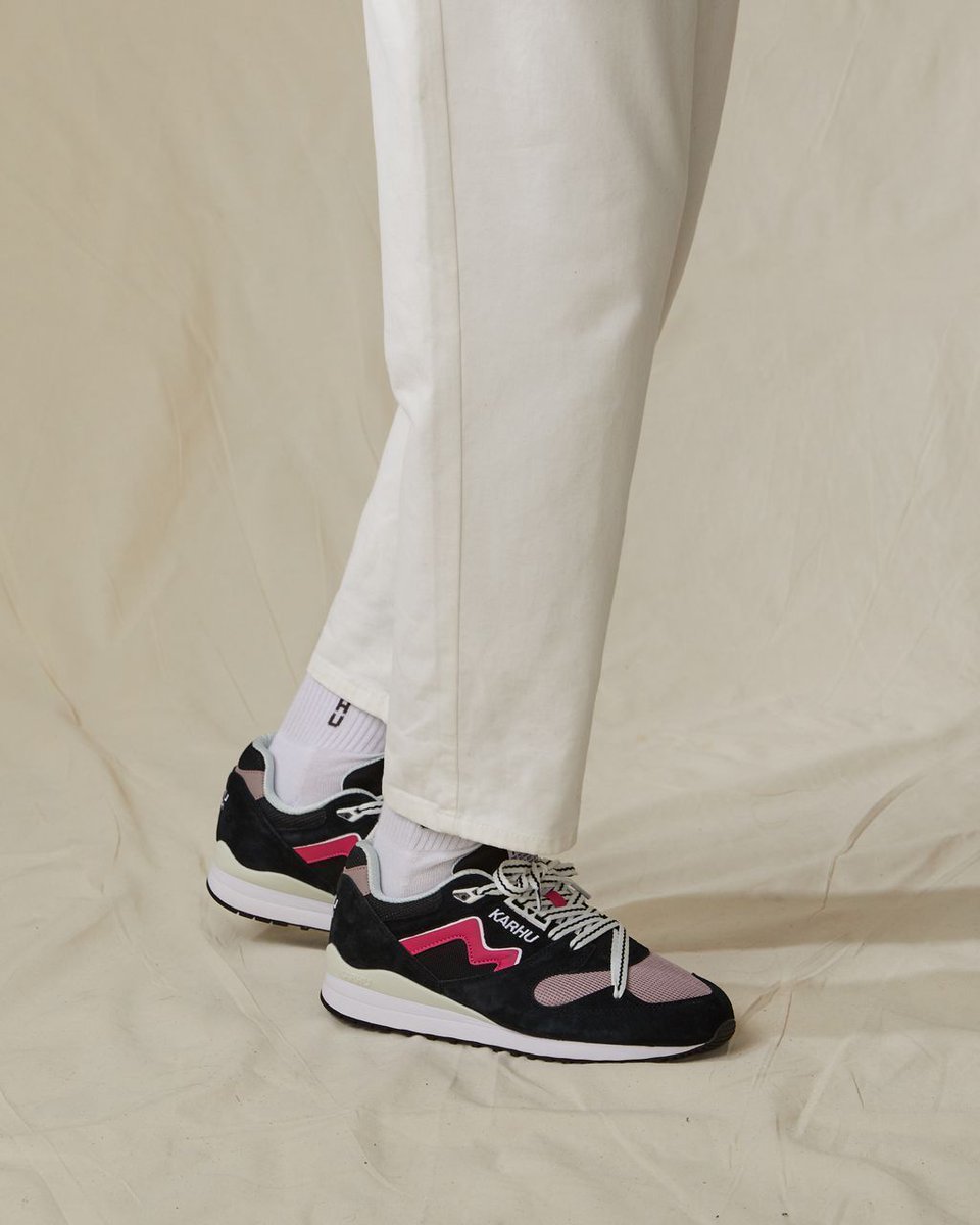 hanonshop's tweet photo. Karhu Synchron Classic is available to buy ONLINE now!
#hanon #karhu #karhusynchron 
https://t.co/VGWPOjdknv https://t.co/2qYUR8RPOw