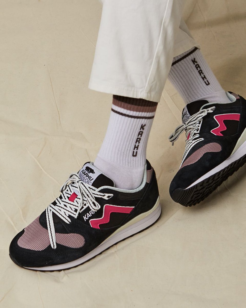 hanonshop's tweet photo. Karhu Synchron Classic is available to buy ONLINE now!
#hanon #karhu #karhusynchron 
https://t.co/VGWPOjdknv https://t.co/2qYUR8RPOw