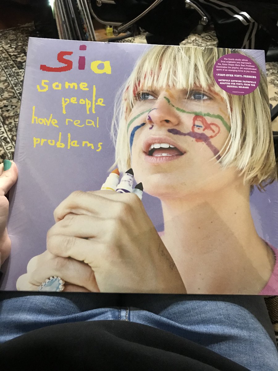 jesngvlj's tweet photo. Ещё и Сия приехала!!!💙💙💙💙💙💙 #sia #somepeoplehaverealproblems #music https://t.co/qdbNjHw25L