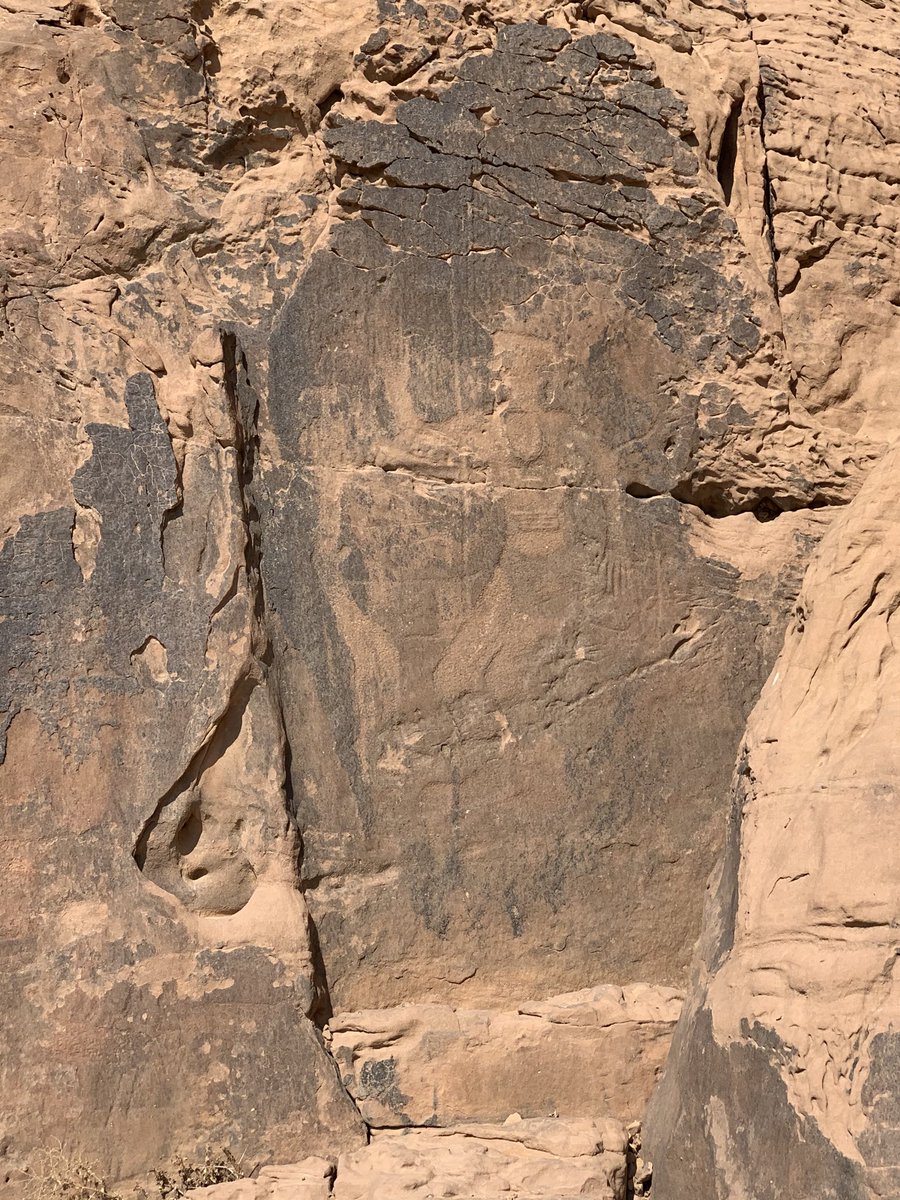 ARCH1993's tweet photo. تكرار مشاهد نمط الإنسان الصياد في الفن الصخري الذي يعود إلى العصر الحجري الحديث (10000-4000ق.م) بمختلف مناطق المملكة(جبة، تيماء، الشويمس، العهين)؛ دليل على عمق الاستيطان البشري في المنطقة، واتساع رقعة فناني النحت على الصخر بمعنى أن ظهور الفن وإنتشاره في الجزيرة العربية قديم جدًا. https://t.co/FngID5i46l