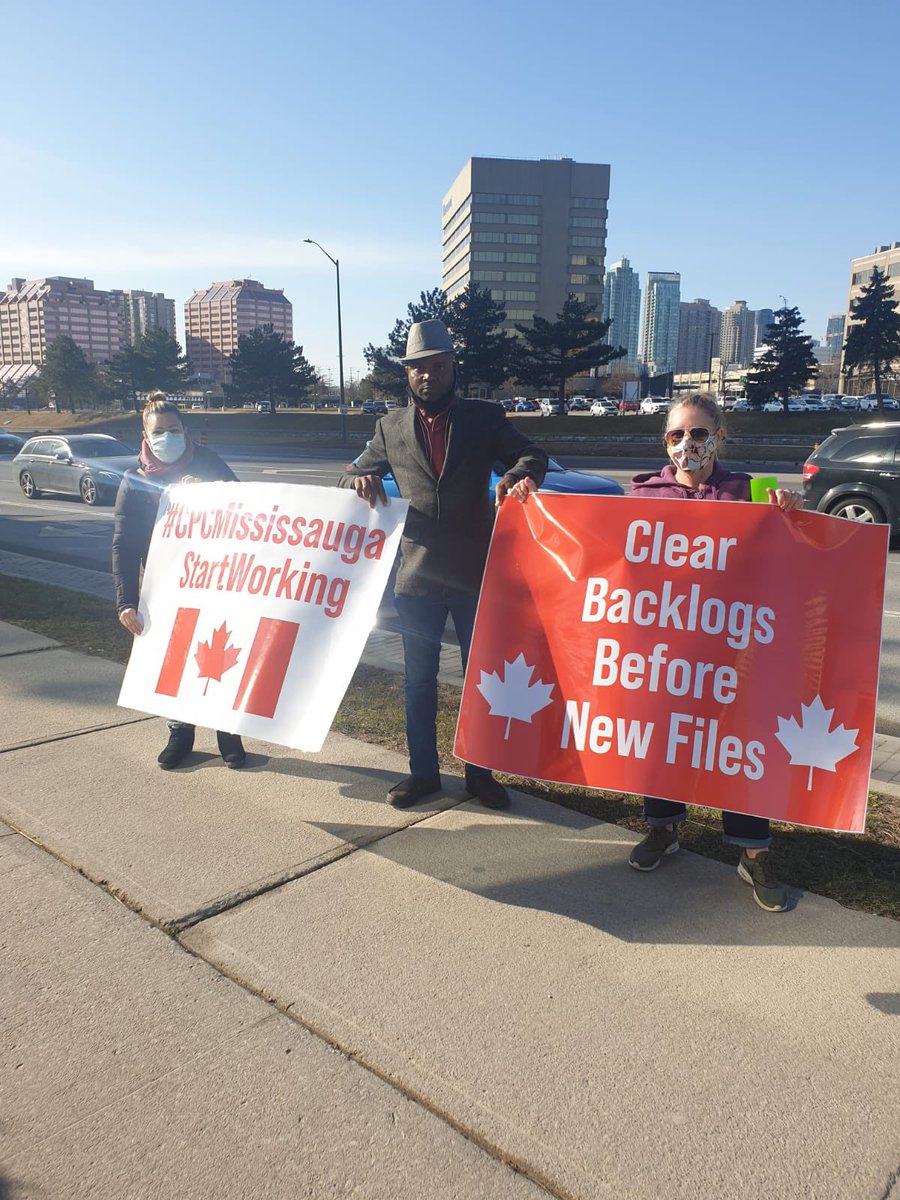 AhluwaliaRiya's tweet photo. @marcomendicino This wait is killing our mental health.

#clearbacklogsCPCMississauga @marcomendicino @JustinTrudeau @CanadianPM @CitImmCanada @CitImmCanFR Outland 2019 Applicant, Waiting to reunite with Spouse
Please help us
@erinotoole
@jasrajshallan
@theJagmeetSingh
@OMNITelevision https://t.co/q8ifDHlfFB