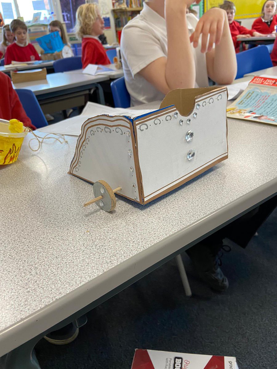 DringhousesPS's tweet photo. KS2 have reached the end of our Romans Learning Project! We finished the project by making our own Roman chariots. Take a look at the fantastic progression on show in our end products! #DringDT https://t.co/rlDBeVUX4q