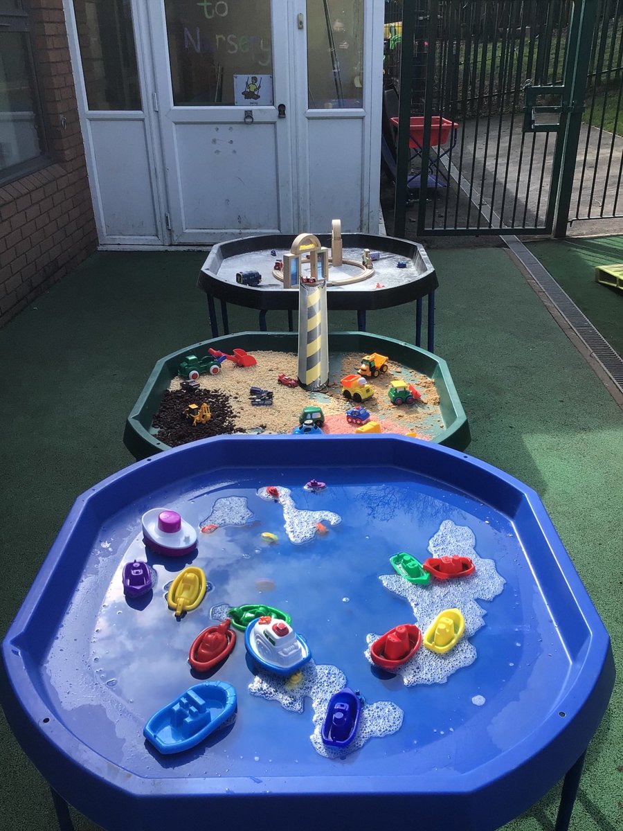 GreenFoldSchool's tweet photo. The sun is out and Apple Class have enjoyed their transport #tufftrays! Fantastic opportunity for social  interaction, team work and sharing - fabulous! 🌟🙂 #ASD #edutwitter #SEND @EYTagteam #learningthroughplay https://t.co/Ab0nquGlBX