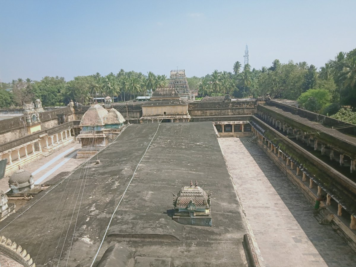 Yathind18390054's tweet photo. #FreeTNTemples Heart breaking 💔 to see the condition of sattainattar temple in sirkhazhi  which is the place where tirugnanasambandar  composed the first poetry at the age of 3 and later went to compose the famous tevaram @SadhguruJV @ishafoundation #100TweetsForTemples https://t.co/JdwaTpZHgY