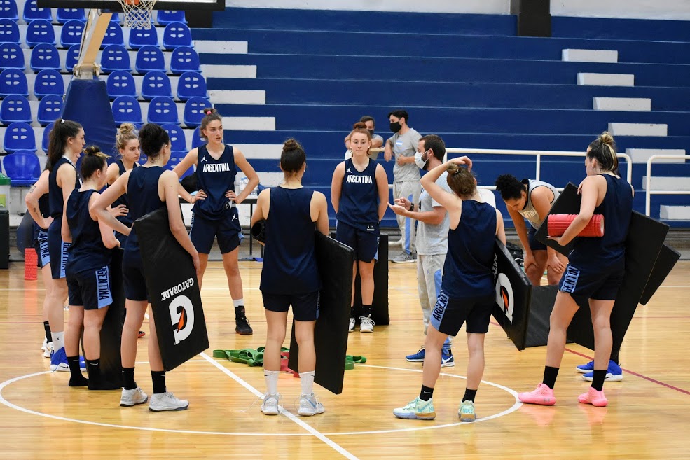 diarioDQ's tweet photo. #Básquet | Con la bernalense Georgina Buzzetti entre las destacadas, la U19 se concentra en el CeNARD pensando en el Mundial de Hungría. #VolverAlRuedo #DeportesEnQulmes
Leé más en: https://t.co/uDVT5yYLO0
Ayudanos a seguir informándote: https://t.co/gfgk4pCaQc https://t.co/hHXt4jrr3s