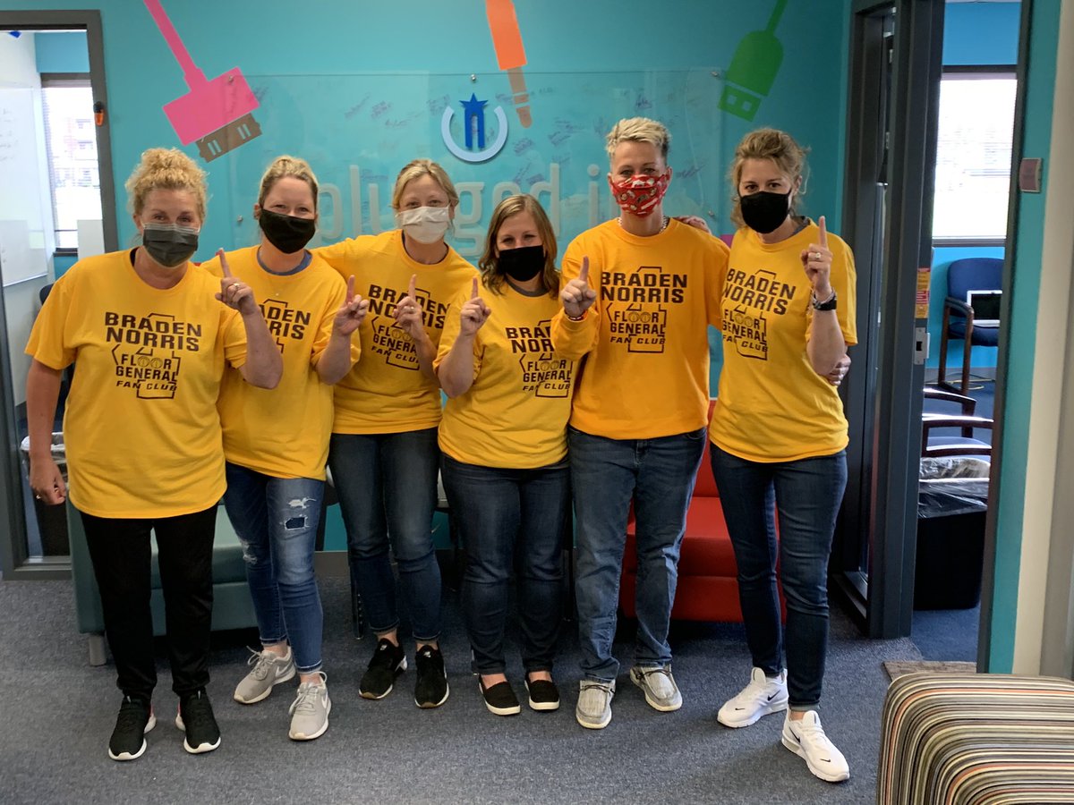 HilliardOnline's tweet image. Go Ramblers! Excited to cheer on our OA team member Brett Norris and @BradleyHS alum @NorrisBraden !   @RamblersMBB @jagsbballnation @SisterJean98 @dsayre32 @HilliardSchools @espn @marchmadness @Jen_Sayre7 @staclynnOhio @AngelSh33566686  @KrystyBower #floorgeneral