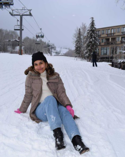 Happy Friday!
How will you be spending your Après today?
Slope style or by the fire - we got you covered! ❄️
Show us how you Après &amp; tag us to be featured!

📸 <a href="/angelibelly/">angelibelly</a> Thanks for sharing your Après🙌🏻