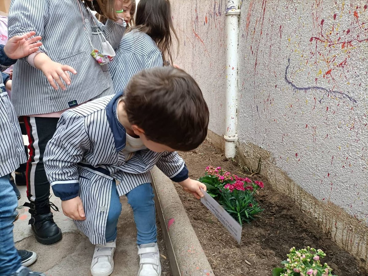 epiasabadell's tweet photo. We have found some clues that have guided us to a lot of  eggs which had been hidden by the Easter Bunny for us. Happy Easter everyone!
#P4INFANTILPIASABADELL
#INFANTILPIASABADELLL https://t.co/IEo967XByv