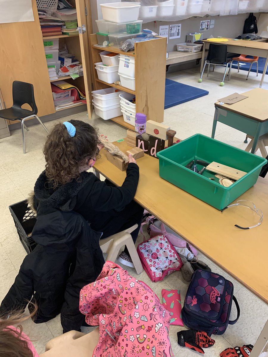GlenOrchardPS's tweet photo. Learning in play! When it is raining to hard kinders keep it going inside! #tldsblearns #gatorsgrow https://t.co/FTeEJPnXXS