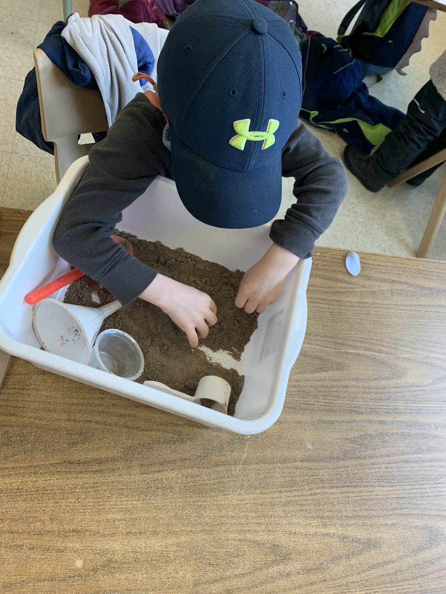 GlenOrchardPS's tweet photo. Learning in play! When it is raining to hard kinders keep it going inside! #tldsblearns #gatorsgrow https://t.co/FTeEJPnXXS