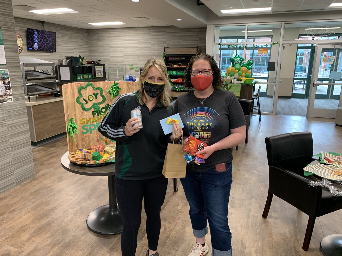 Big thanks to the <a href="/SSESROCKS/">Robb Hedges</a> “Be The Joy” Team for surprising our <a href="/WWSWHS/">Westfield High</a> staff with so many positive messages, decorations, and treats. 💚