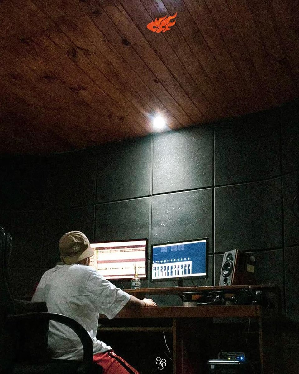 cafoforecordss's tweet photo. Cafofo Sessions 🛸 @pdn22_FNG @iaecriz @l3ozinnobeat https://t.co/QrY48cQrP4